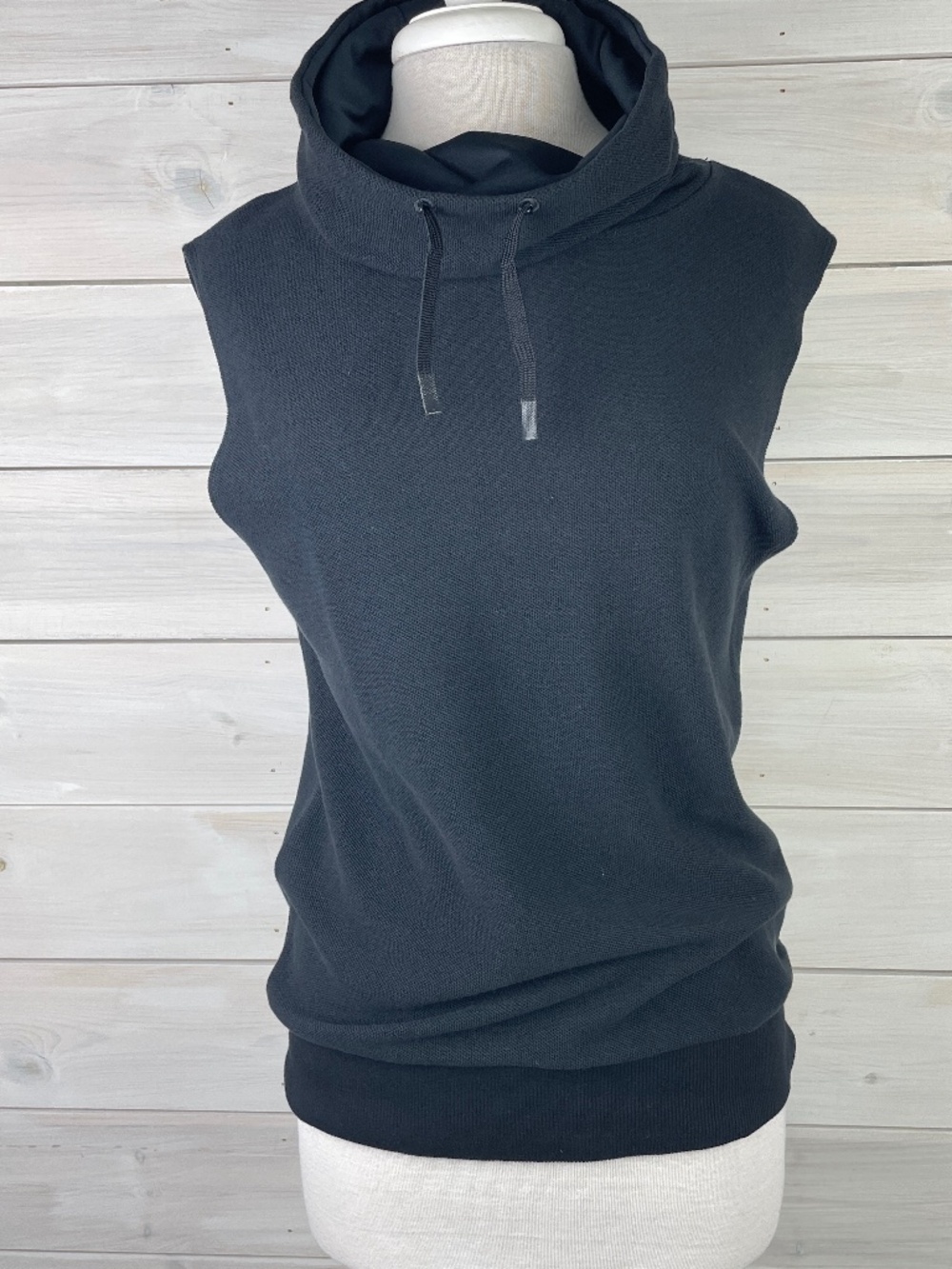 Under Armour Black Sleeveless Fleece Mock Neck Sweatshirt